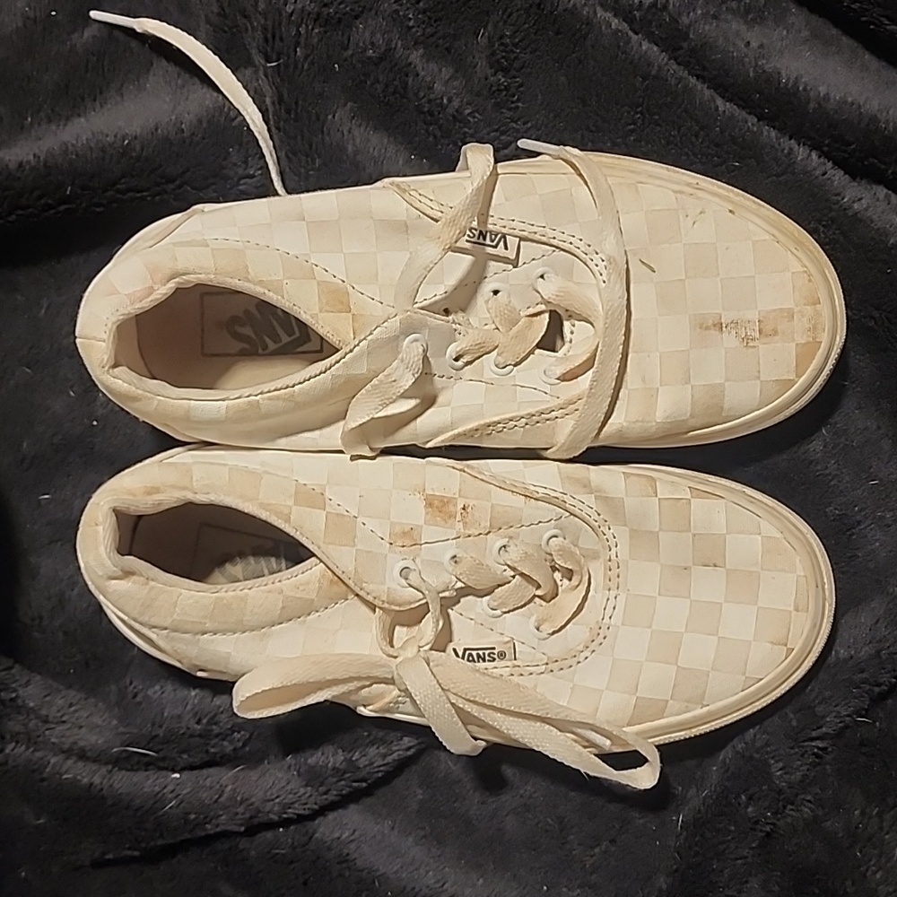 Vans - Picture 2 of 4